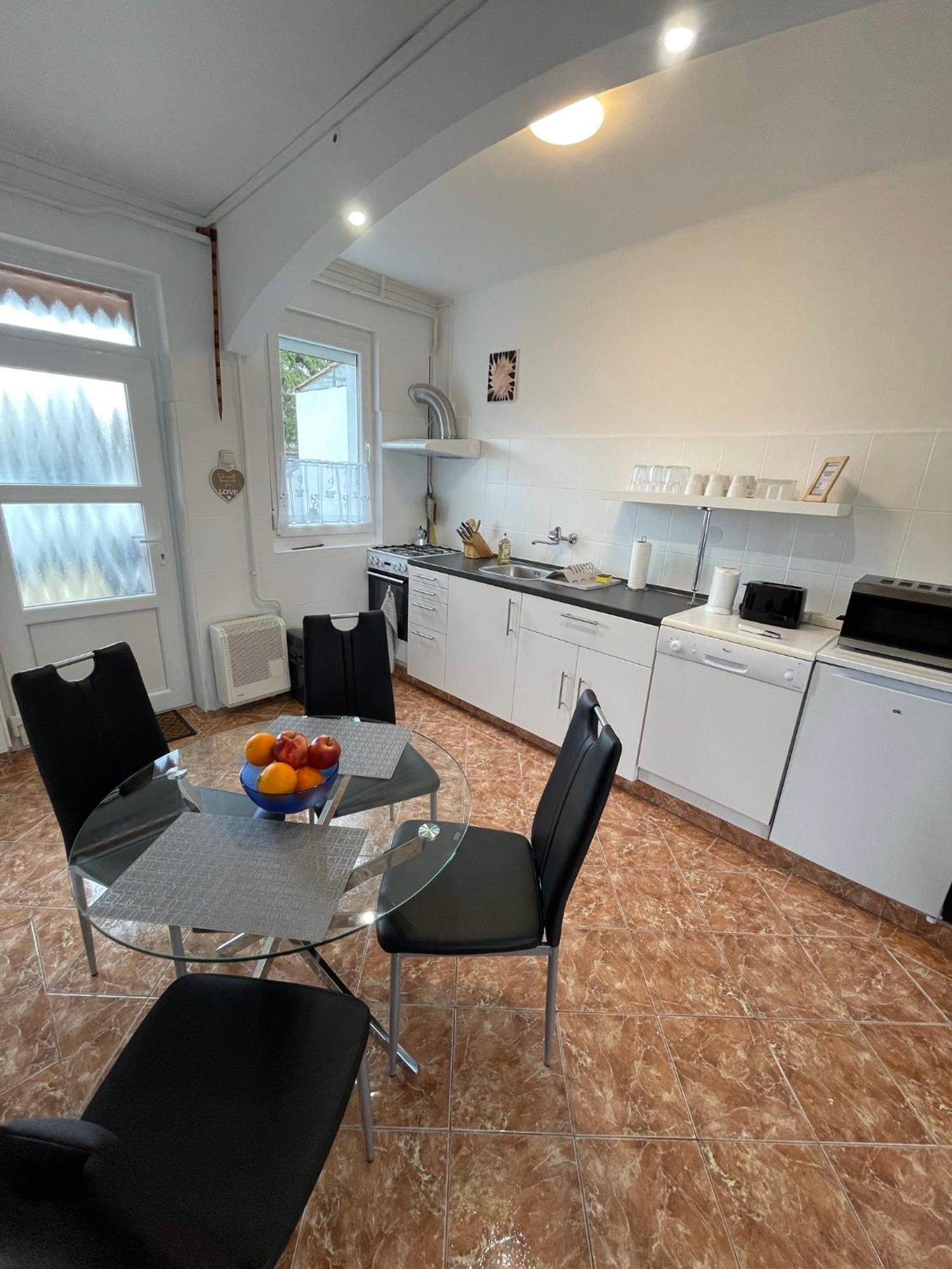 Var-Lak Apartman Balatonfůzfő Zewnętrze zdjęcie